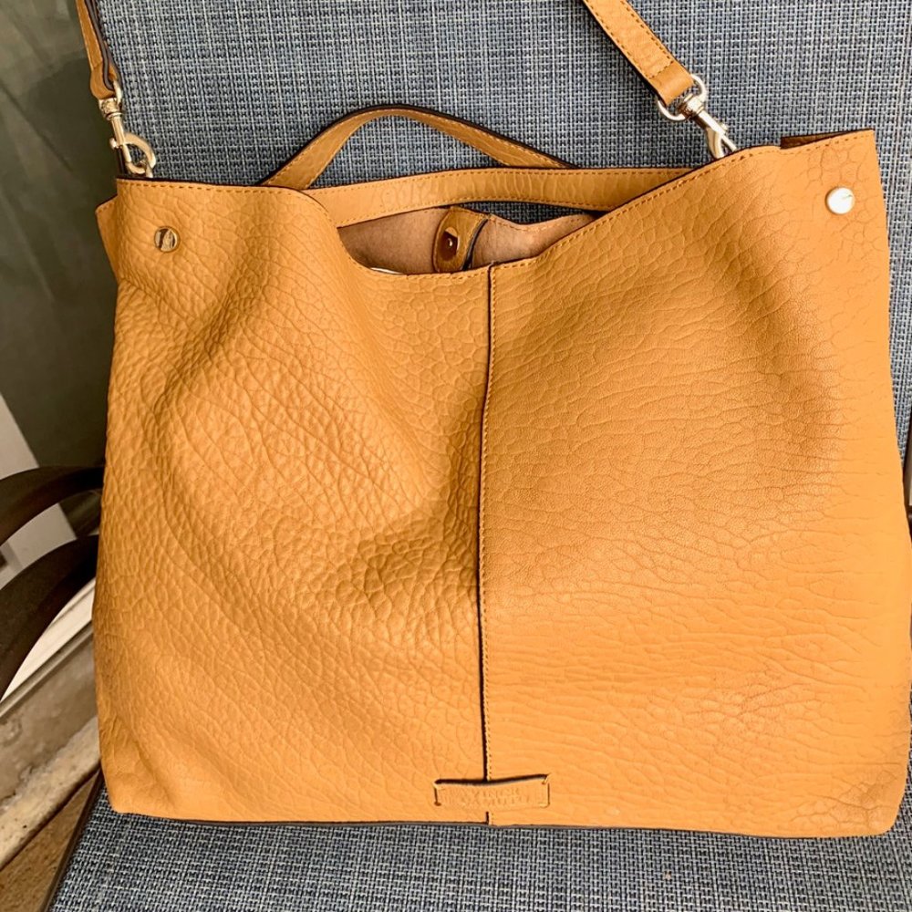 Vince Camuto Perri - Embossed Bubble Lamb Leather Slouchy Tote in Creamy Caramel